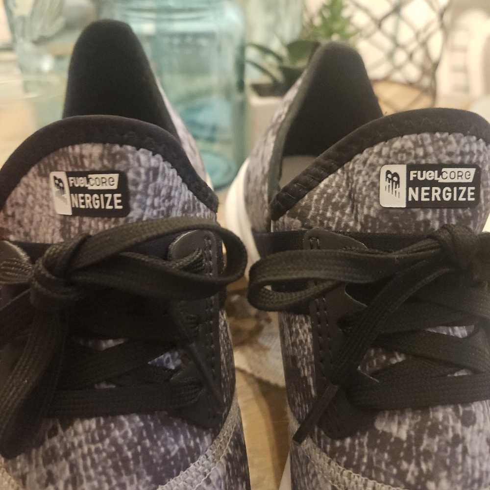 New Balance Tennis Shoes Snake Print 9 - Picture 3 of 16